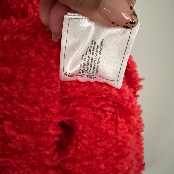 Chanel sweater - Picture 6 of 7